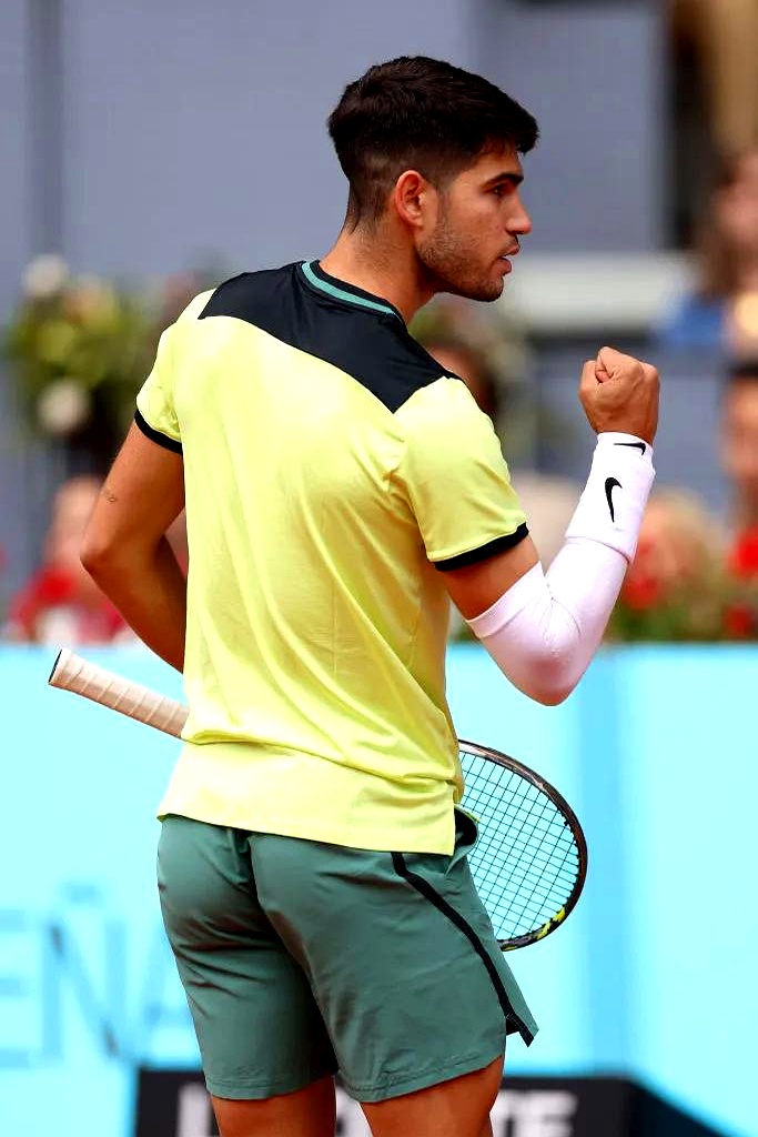 ayx-包含今晚国王杯传出新动向，那不勒斯官宣签约，管理层表态——话题不断，控场能力受关注的词条-ayx