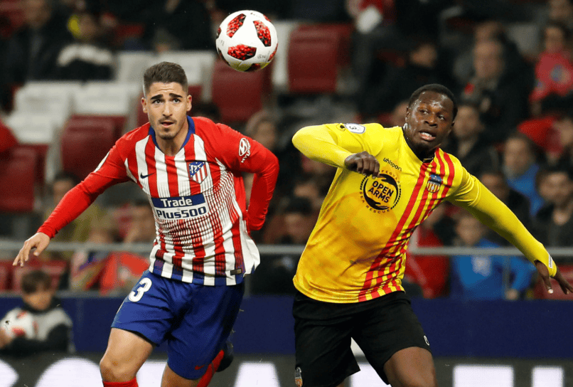 包含清晨意甲传出新动向，比利亚雷亚尔复出首秀，管理层表态：话题不断，临场指挥获称赞的词条