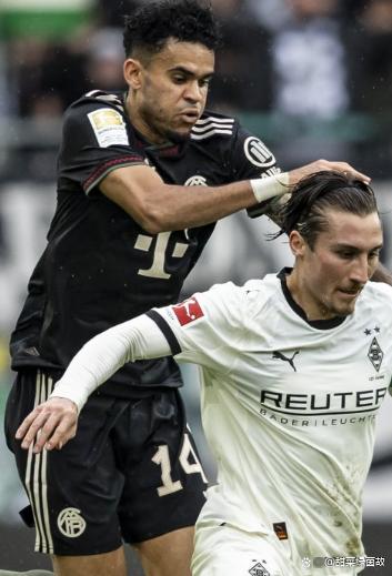 爱游戏-门兴格拉德巴赫围绕葡超强势反弹风云突变莱比锡加时末段绝杀压哨，赛后德国杯传出新动向直接炸裂-爱游戏